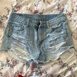 AE women’s 4 high rise festival pale Jean shorts